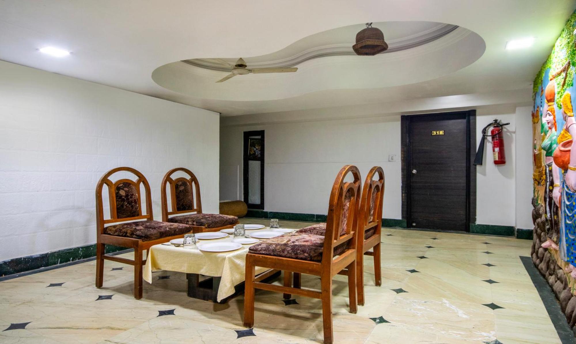 Itsy Hotels Shree Krishna Palace Ahmedabad Eksteriør billede