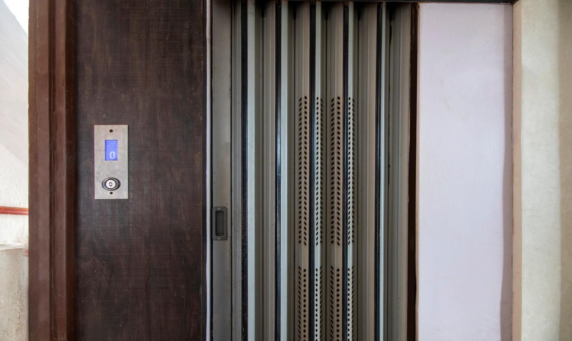 Itsy Hotels Shree Krishna Palace Ahmedabad Eksteriør billede